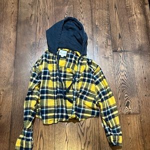 American eagle.Yellow and a blueish, grayish color.Strings in the front.